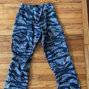 GRAY/BLACK Camo Cargo Pants Size 27-31in Adjustable Waist
